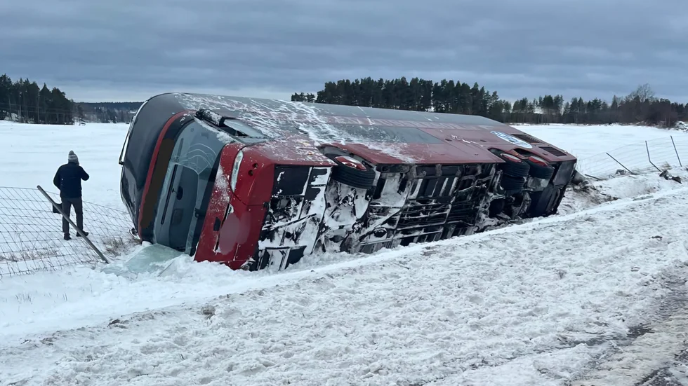 Under lördagen inträffade det en allvarlig bussolycka på E4 i Nyköping. 