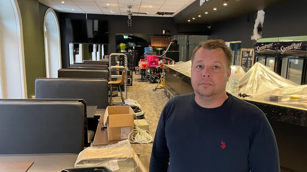 Här är Luleås nye krögare. Om en vecka ska The Corner öppna lagom till SHL-premiären. "Vi ska vara klara i tid, om vi så måste arbeta dygnet runt i nästa vecka", utlovar André Eriksson som är väl medveten om att sportbaren är ett favorittillhåll för delar av Luleå Hockeys supporterskara. 