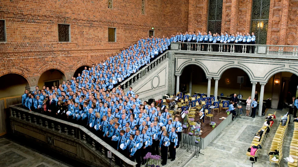 
Polisexamen. Hellre högre lön än avskrivna studielån.