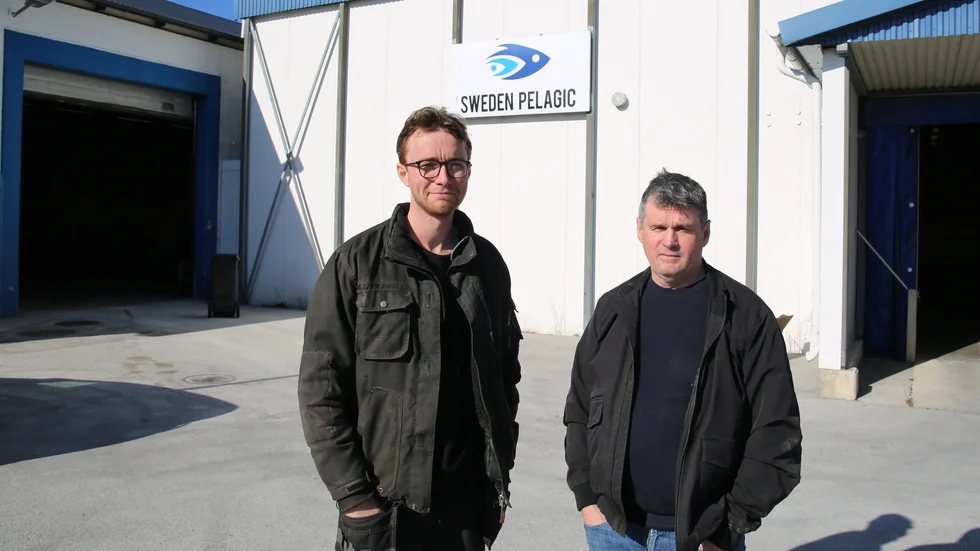 Den tidigare fiskfabriken i Ronehamn kan bli Gotlandschips nya hemvist. Oliver Lundberg på Gotlandschips och Roland Pettersson från Fiskeservice Gotland och Gotlands läns fiskeriförsäkringsbolag hoppas kunna gå vidare med affären. 