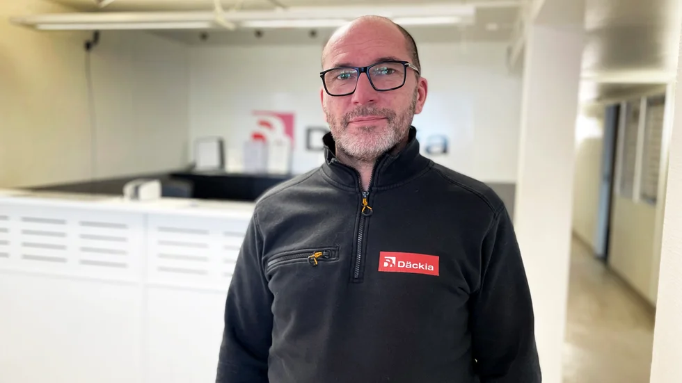 Andreas Skanefors tror på att slopa datum för vinterdäck, alternativt förlänga perioden in i maj. "Vi har ett avlångt land", säger han.