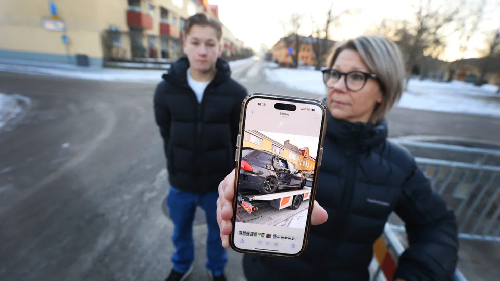 "Det var tur i oturen att Emil satt i en riktig bil, istället för en mopedbil vid olyckan. Annars hade han inte klarat sig lika bra", säger mamma Jessica Ergérus.