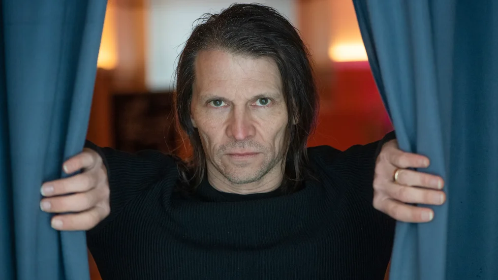 Artisten Jakob Hellman aktuell med nytt album, drygt 35 år efter den hyllade debutalbumet "... och stora havet" .