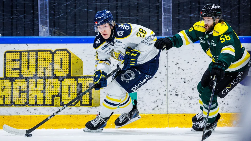 Södertälje SK:s Adam Hesselvall ansluter till VIK.