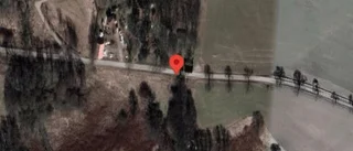 Nedfallna träd påverkar trafiken på väg 700