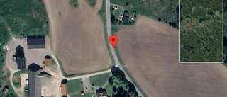 Begränsad framkomlighet efter att träd fallit över väg