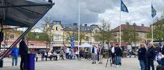 Mångfärgat avstamp i valrörelsen på Stora torget