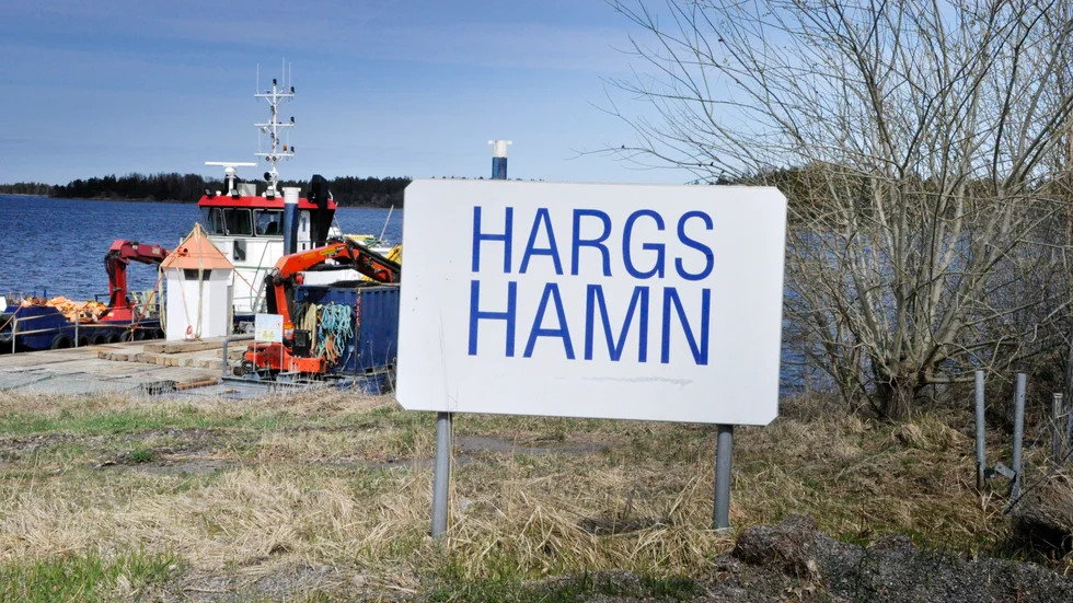Det tog knappt tre veckor men nu är den trasiga vattenledningen i Hargshamn lagad och vattenläget på bättringsvägen.