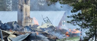 Villa utanför Arvidsjaur i full brand – huset går inte att rädda: "Lägger inga resurser på villan"