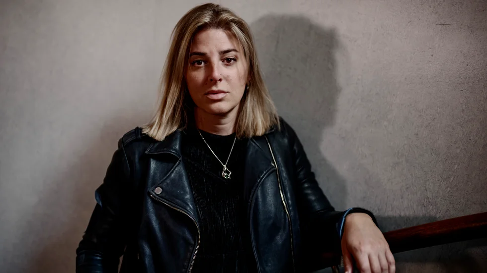 Amerikanska författaren Torrey Peters som är aktuell på svenska med boken "Detransition, baby".
