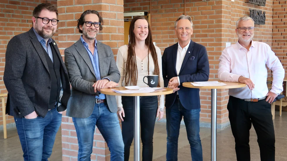 Majoriteten föreslår att utbetalningen ska finansiera med fjolårets plusresultat.