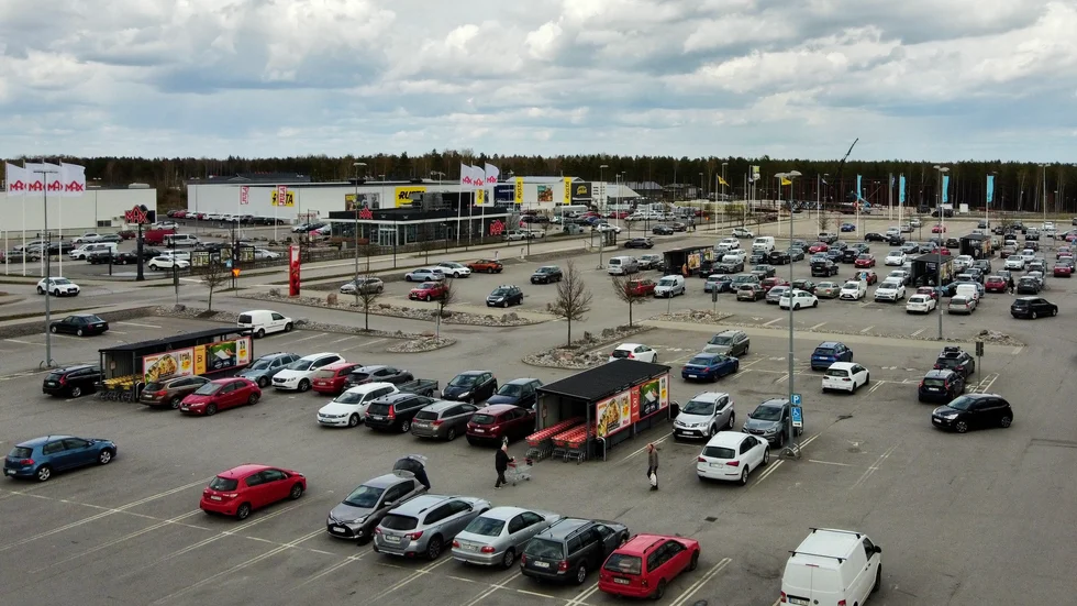 I dagsläget får inte verksamheter med "ändamålen skor och kläder" eller "dagligvaruhandel med inriktning mot livsmedel" etablera sig på Ljungheden, enligt de köpekontrakt som Gertrudsviks Handelsområde AB signerat.