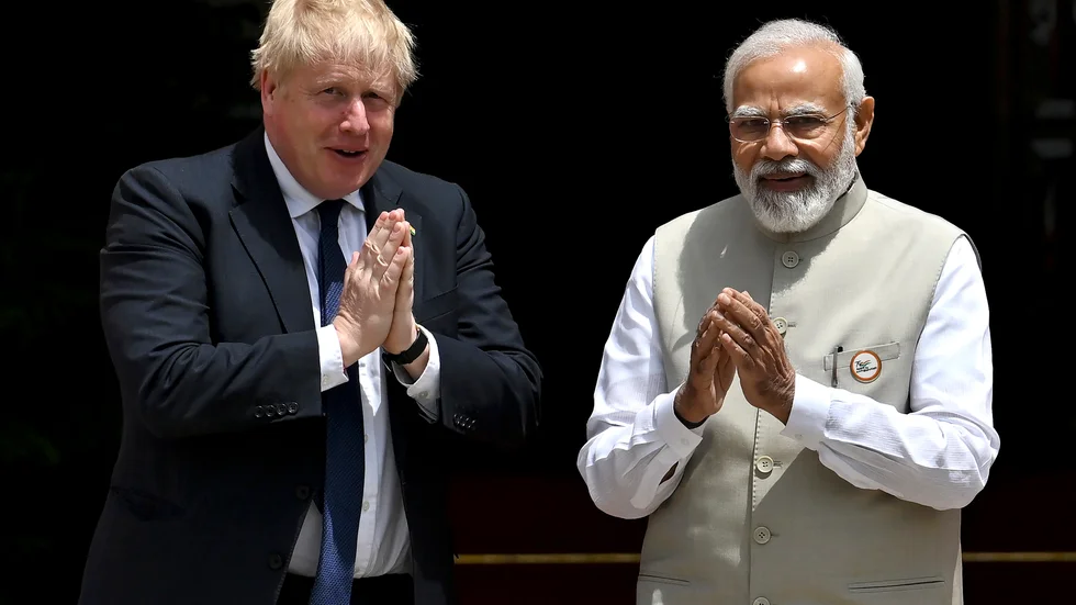 Storbritanniens premiärminister Boris Johnson och Indiens premiärminister Narendra Modi, som nyligen kom överens om ett nytt, utökat försvarssamarbete. Arkivbild.