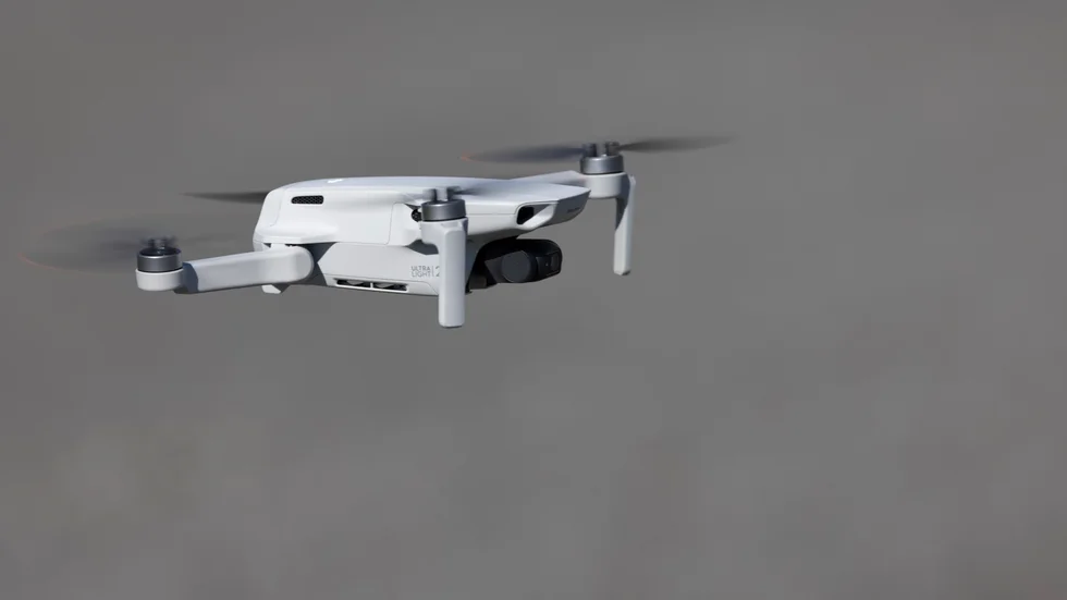 DJI-drönare har använts militärt av ryska styrkor, hävdar Ukraina. Nu pausas all försäljning i Ryssland och Ukraina. Arkivbild.