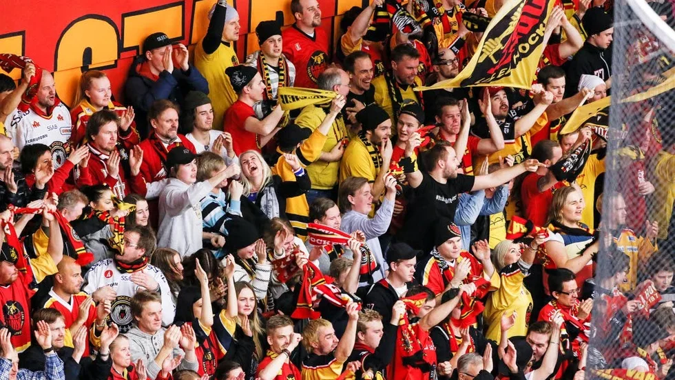 Åker. Resan är inställd – men inte av Luleåfans och nu jobbas det febrilt för att rädda derbyt.