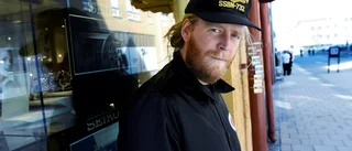 Champion J.R gör dansmusik i Jamaicaskrud