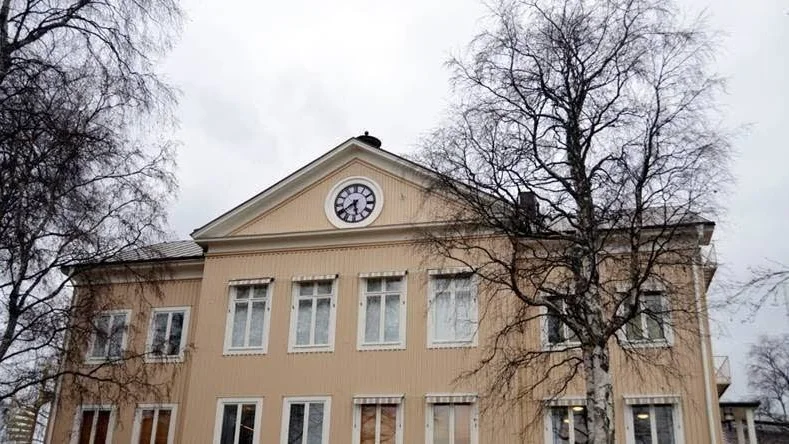 FÖRHANDLING. I tingsrätten, inom kort.