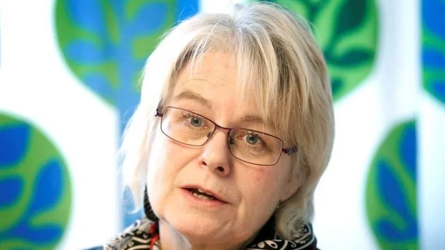 sociala medier. Helena Öhlund (S) tycker att drevet på sociala medier är otrevligt.
