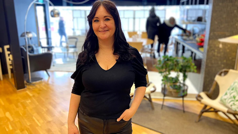Angela Kvarnström har flyttat tillbaka till Enköping och förverkligat sin dröm med inredningsbutiken Retro Interiör i Paushuset.