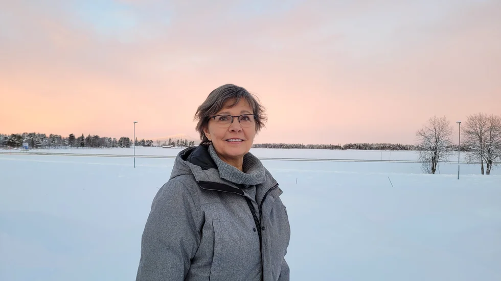 "Jag vill gärna att man pratar med sina barn", säger rektorn Helen Lindberg efter att en lärare hittat tomma lustgaspatroner i anslutning till idrottsplatsen vid skolorna. (Arkivbild)