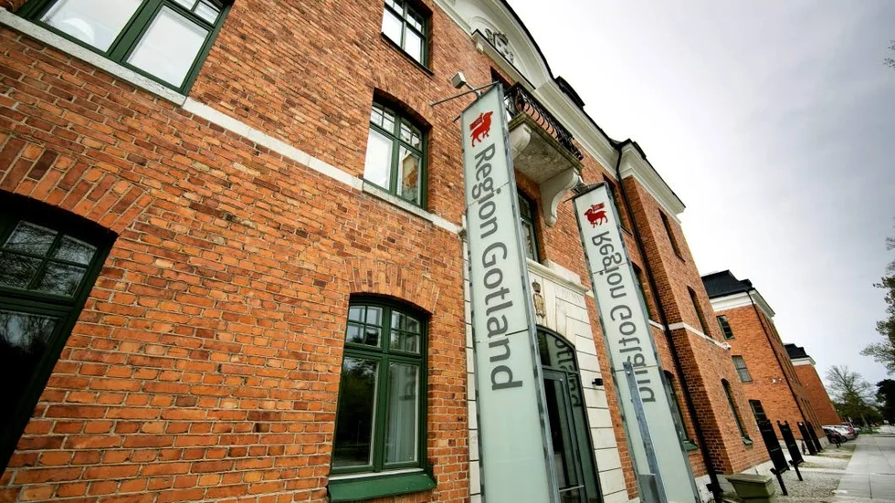 Oförtjänt ansvarsfrihet. Det som är mest upprörande är att redan när budgeten för 2016 lades skulle man kunnat konstatera att HSN:s budget trots ett tillskott på 38 miljoner inte skulle hålla.