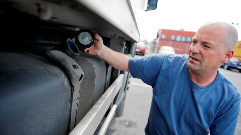 Bekymrad transportledare. Dieselstölder för mångmiljonbelopp drabbar svenska företag varje år, och stölderna medför också många andra negativa konsekvenser.