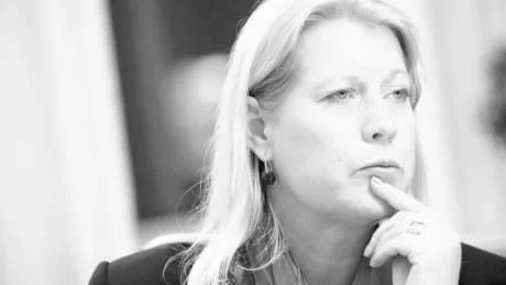 Infrastrukturminister Catharina Elmsäter-Svärds tanke om långsamma färjor innebär mindre tid för familjen och mindre fritid.