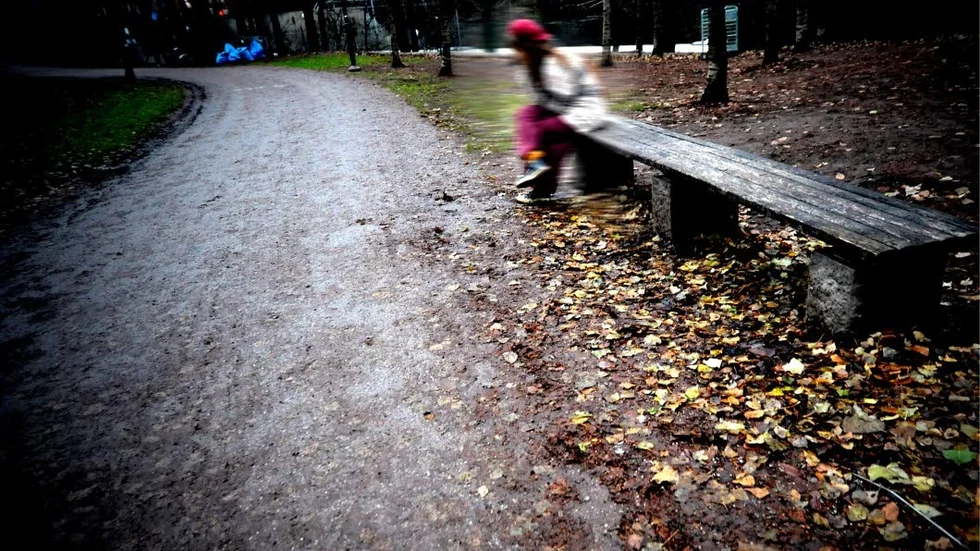 En bänk. En krissituation. Och medmänniskor som inte ser.