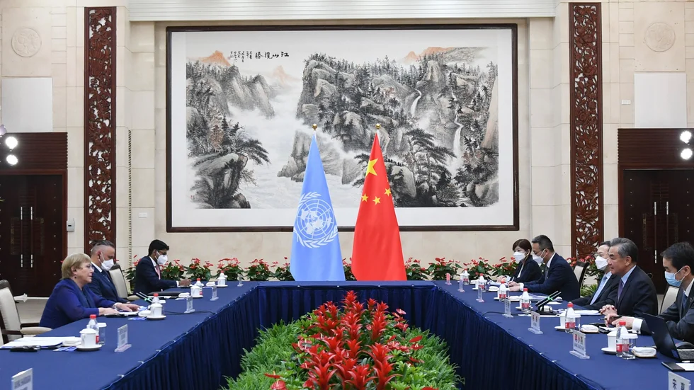 Hur mycket får Michelle Bachelet, till vänster, egentligen se under sin Kina-resa? Bilden är från den sydliga storstaden Kanton (Guangzhou) i måndags.