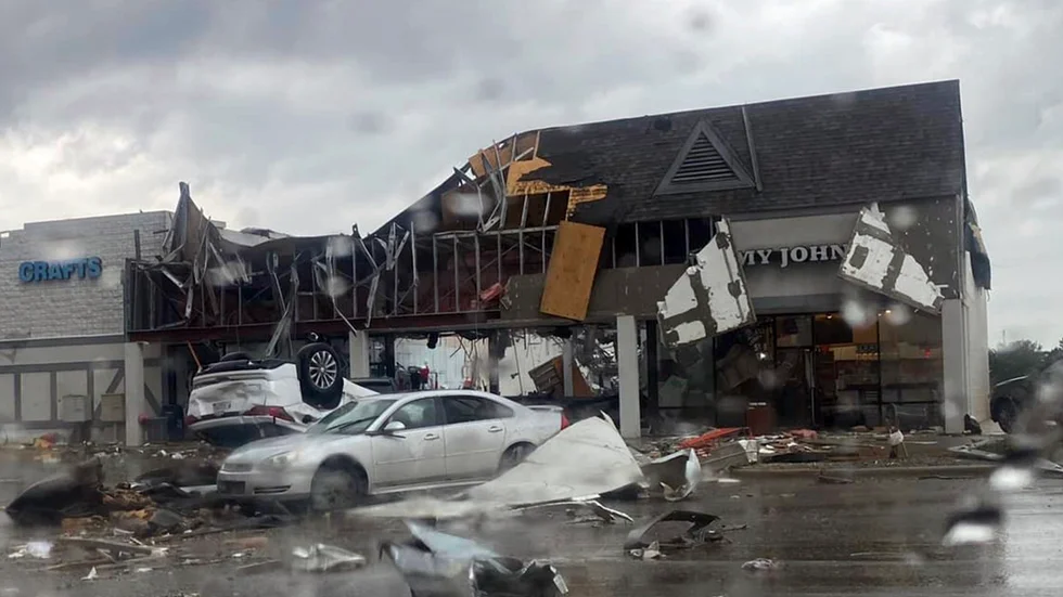 Tornadon orsakade förödelse i Gaylord i amerikanska Michigan.