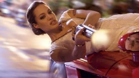 Exakt den här sortens film är "Wanted". Här Angelina Jolie. Foto: UIP