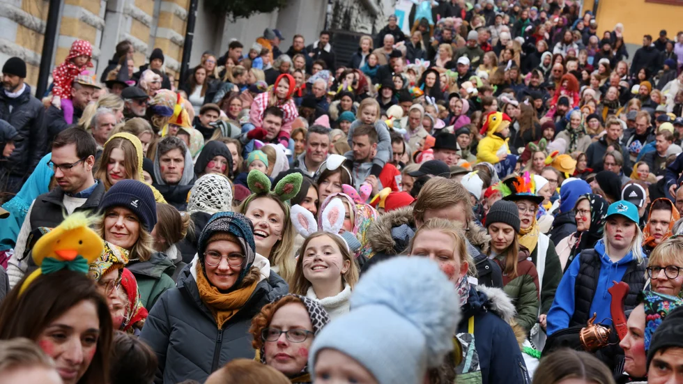 Sofie och Sandra Cederlund har längtat i två år. "Det här är påskens höjdpunkt för oss", säger de. Påskmarschen 2022 lockade mycket folk, men något rekord blev det inte. 