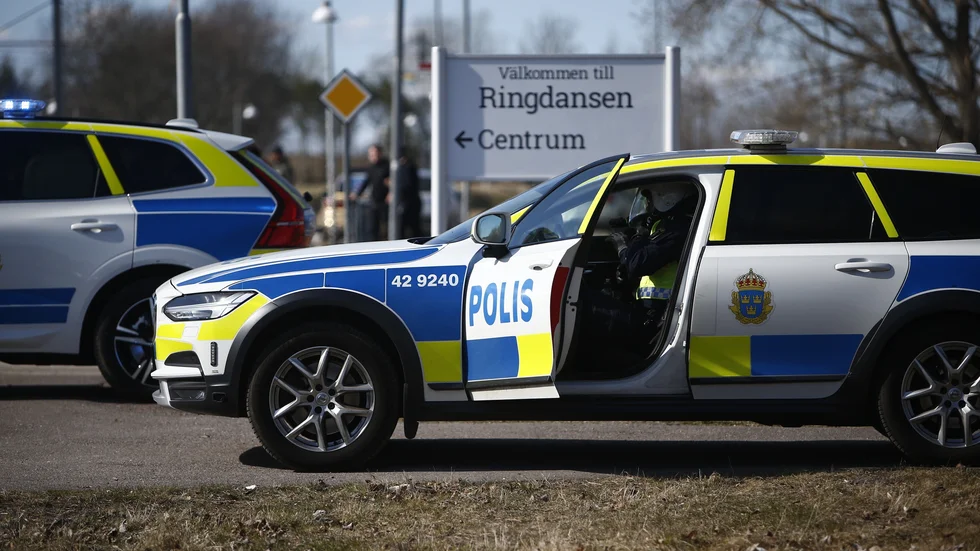 Det var stort polispådrag i Navestad under kravallerna i påskas. Men insatsen kritiseras - av poliser.