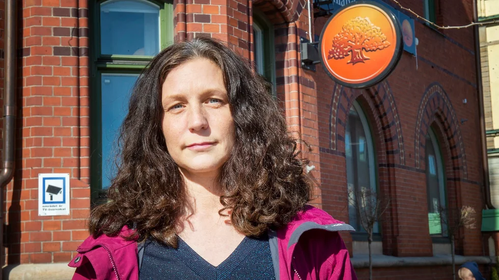 "Ser vi ett behov är vi beredda att hjälpa till mer", säger Anna Falk, marknads- och kommunikationschef på Sörmlands sparbank.