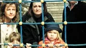 Eva Penttilä (fr v), Margita Edderud och Kerstin Thörn och övriga barnskötare vid Fridtunatäppans förskola är redo för strejk om det blir en sådan den 12 maj. Högre löner ska de ha, något annat vore en stor besvikelse, säger de. Med på bilden finns också Emma Larsson och Isabella Larsson.
FOTO: HASSE JOHNSSON
