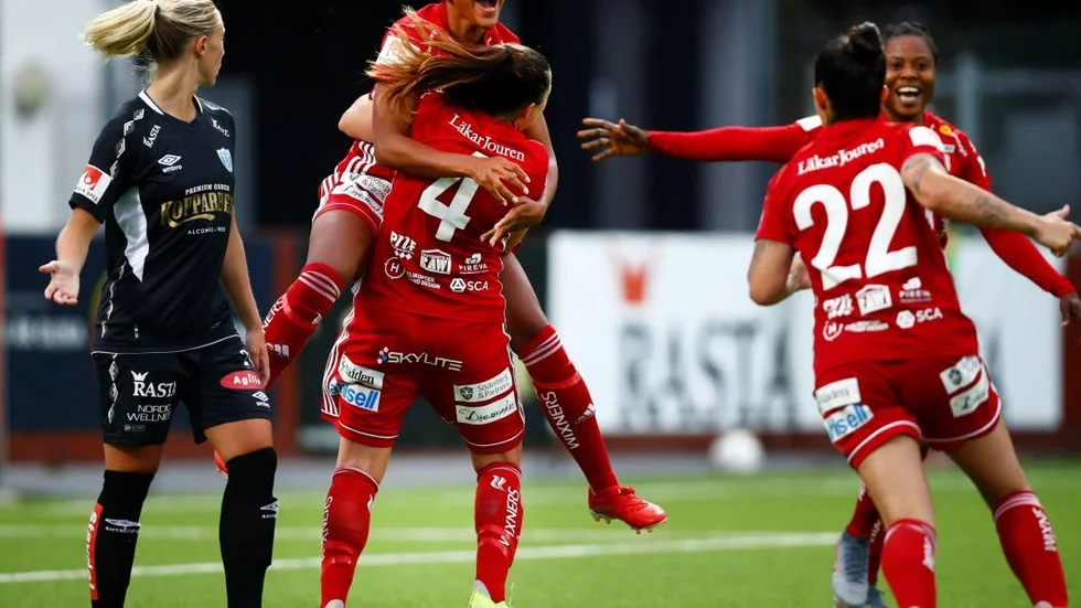 Madelen Janogy jublar efter 1–0-målet mot Kopparbergs/Göteborg.