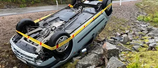 Trafikolycka utanför Ankarsrum – personbil voltade