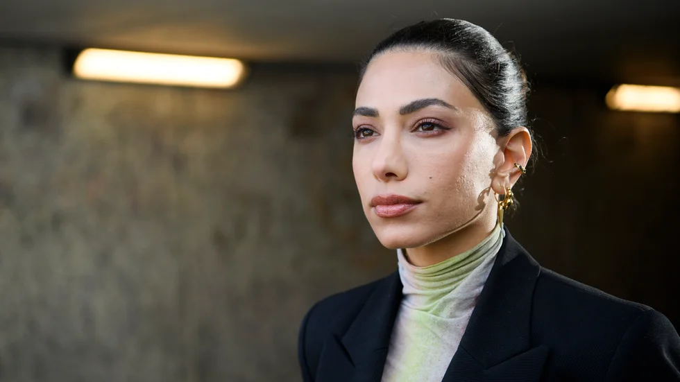 Evin Ahmad var i 20-årsåldern när hon spelade i filmen som så småningom fick namnet "Cok med knaz". I dag är hon stjärna med tv-succéer som "Snabba Cash" bakom sig.