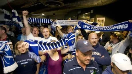 Invigningen av nya Supporterbaren gav Peking Fanz många nya medlemmar.  Foto: Niclas Sandberg