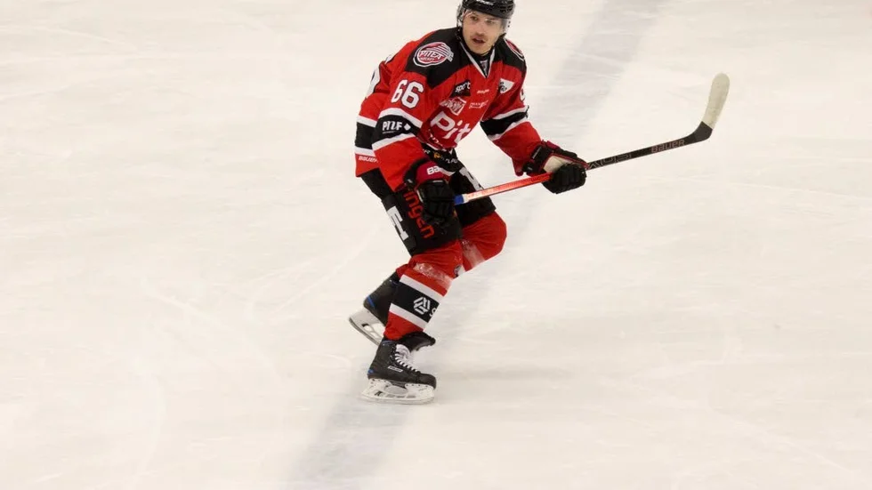 Isak Ahrling lämnar Piteå Hockey, men klubben hoppas han återvänder nästa säsong. (Arkivbild)
