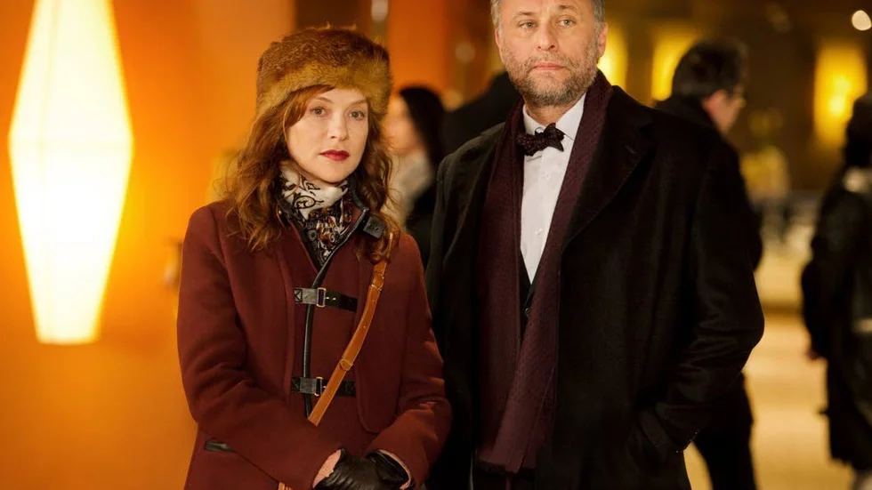 I "En tripp till Paris" Michael Nyqvist en charmig dansk tandläkare som är i Paris på konferens, och träffar den romantiktörstande Brigitte (Isabelle Huppert).
Foto: Studio S Entertainment