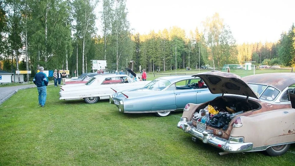 Till Grytgöl. Rockabilly Cruisers bilutställning i Finspång, slutade i Grytgöl och en avslutningsfest för många av deltagarna.