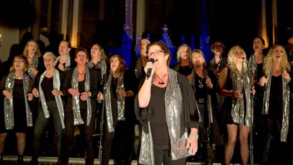 The Nostalgeeks lät svängig gospel klinga ut under kyrkans valv.