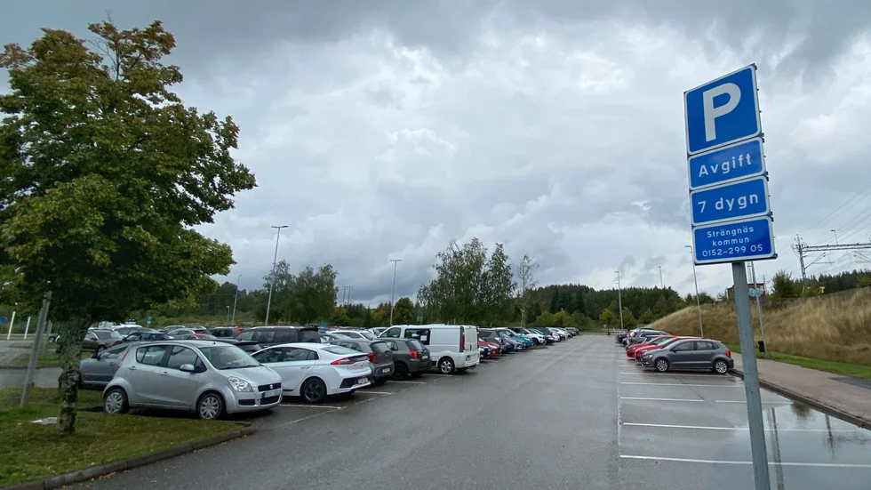 Bilen stals vid tågstationen där den lämnats över natten av målsägaren (arkivbild).