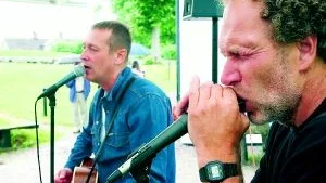 Blues på Mauritzberg slott, Janne Larsson och Lennart Kåge underhåller publiken.
Foto: Andreas Skogh