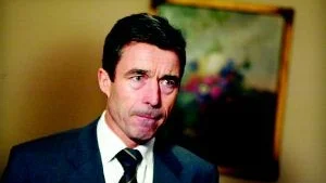 Rasmussen får sitta kvar, tror Widar.