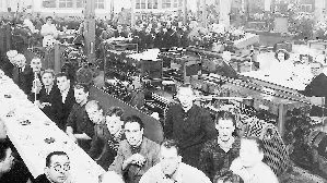 En bild från 1940-talets Norrköping och luciafirande för Harvesters anställda. Idag blir det en rundvandring i de gamla fabrikslokalerna, där Noss numera huserar, i samband med Harvesters 100-årsjubileum i Norrköping.