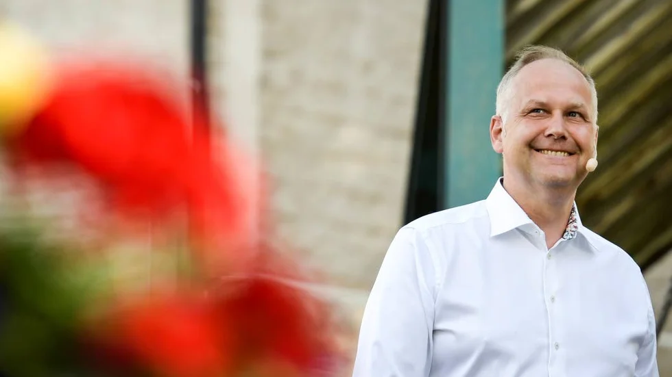 VINSTER I VÄLFÄRDEN. Även Jonas Sjöstedt (V) borde se värdet av en bred uppgörelse om vinstdrivande verksamhet i välfärdssektorn.