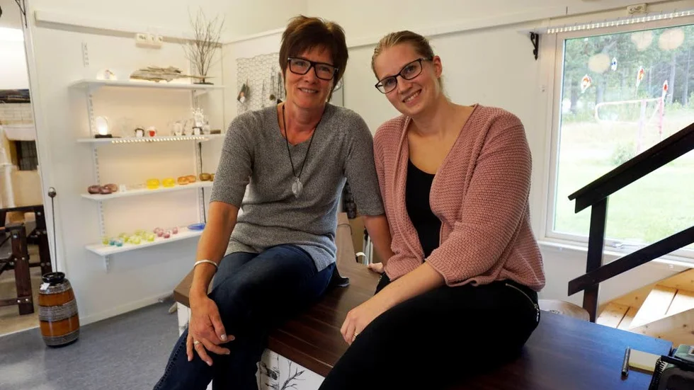 Norrskensglas med Yvonne Marklund och Sarah Öjbrandt i Arjeplog lägger ned sin verksamhet efter sex år.