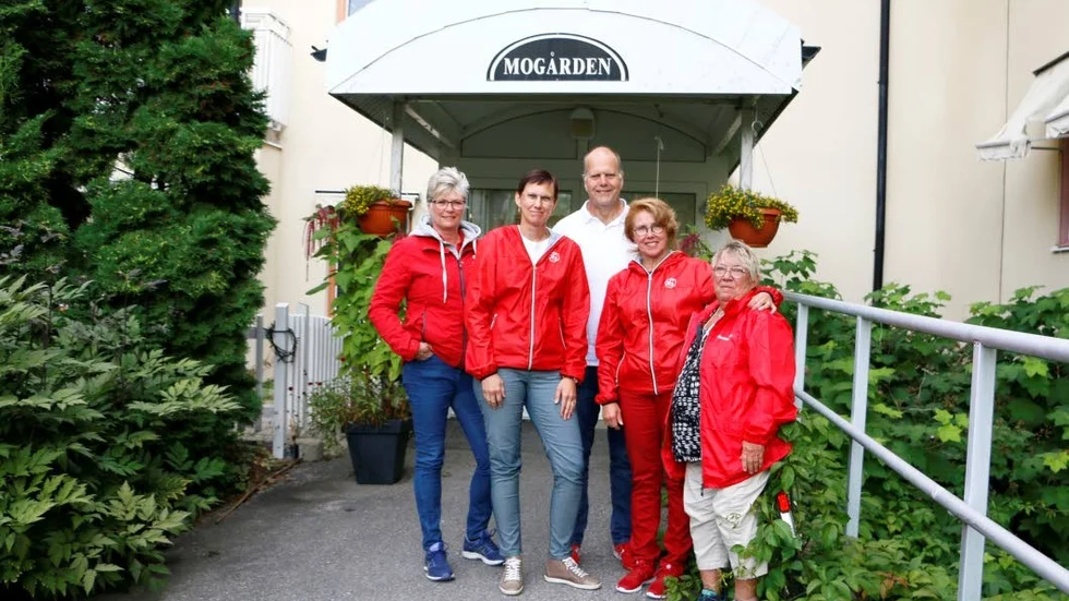 Under onsdagen presenterade Birgitta Persson (S), Helena Stenberg (S) SG Pettersson (S), Agnetha Eriksson (S) och Birgitta Strand, Kommunal, hur vårdpersonalen ska få mer tid till vård- och omsorgsarbete.